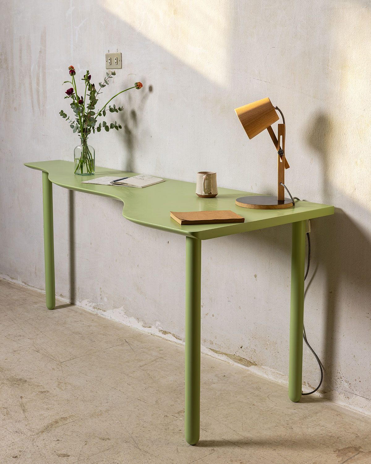 landscape desk flat packed home